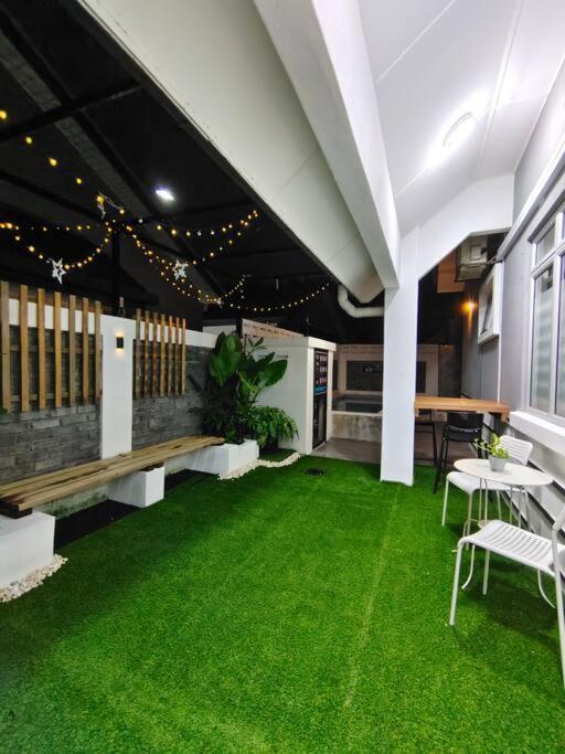 Rumah Aina Homestay Bukit Changgang Private Pool Kampong Melot Ngoại thất bức ảnh